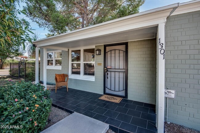 property at 1301 W Glenrosa Ave