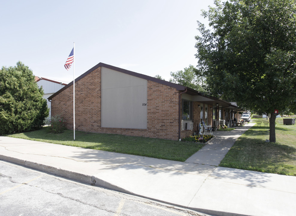 104 3rd St in Neola, IA - Building Photo