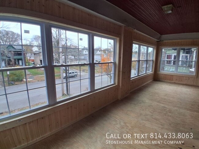 property at 620 E 6th St