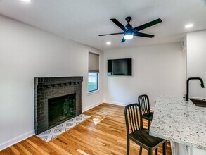 2825 W Cantey St in Fort Worth, TX - Building Photo - Building Photo