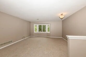 2067 Cliff Alex Ct S in Waukesha, WI - Building Photo - Building Photo