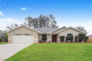 2938 Parrot St in North Port, FL - Building Photo