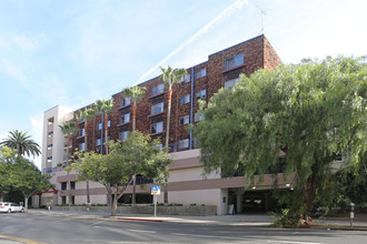 Wilshire House in Santa Monica, CA - Building Photo - Primary Photo