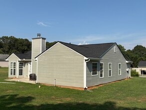 1040 Tia Dr in Bethlehem, GA - Building Photo - Building Photo