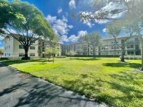 151 SW 135th Terrace, Unit 104T in Pembroke Pines, FL - Building Photo - Building Photo