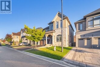 25 Lyle Wy in Brampton, ON - Building Photo - Building Photo