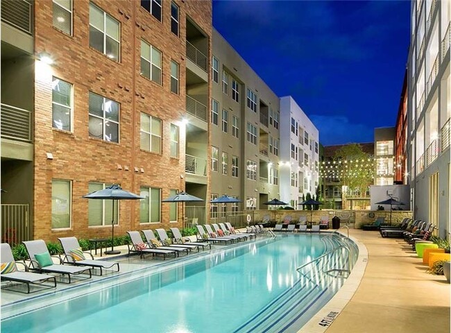 property at 1902 1/2 Simond Ave