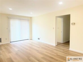 85 Keystone Ct in Edison, NJ - Building Photo - Building Photo