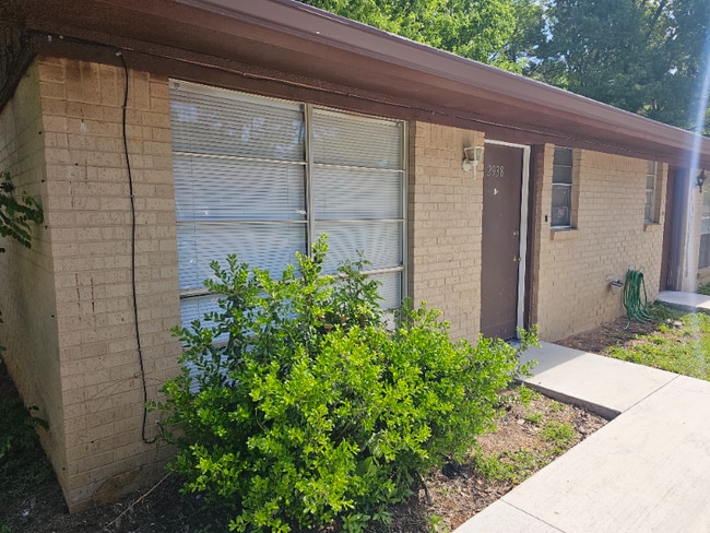 2938 Bernice Dr