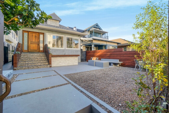 38 Sunset Ave in Los Angeles, CA - Building Photo - Building Photo