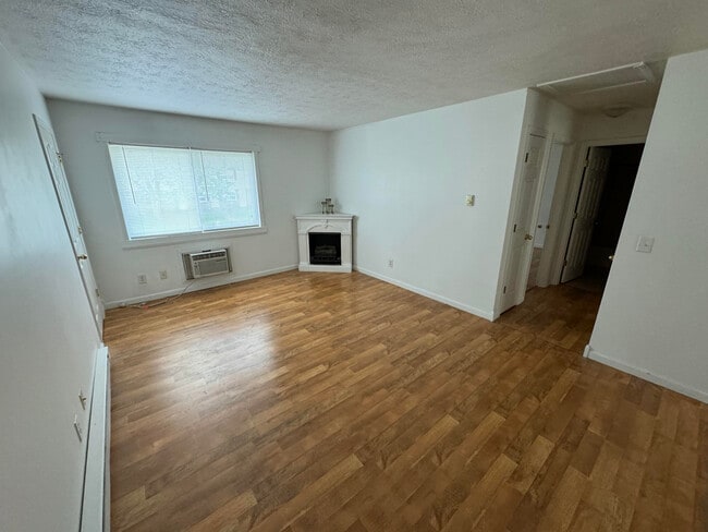 1240 Hilltop Cir, Unit 1