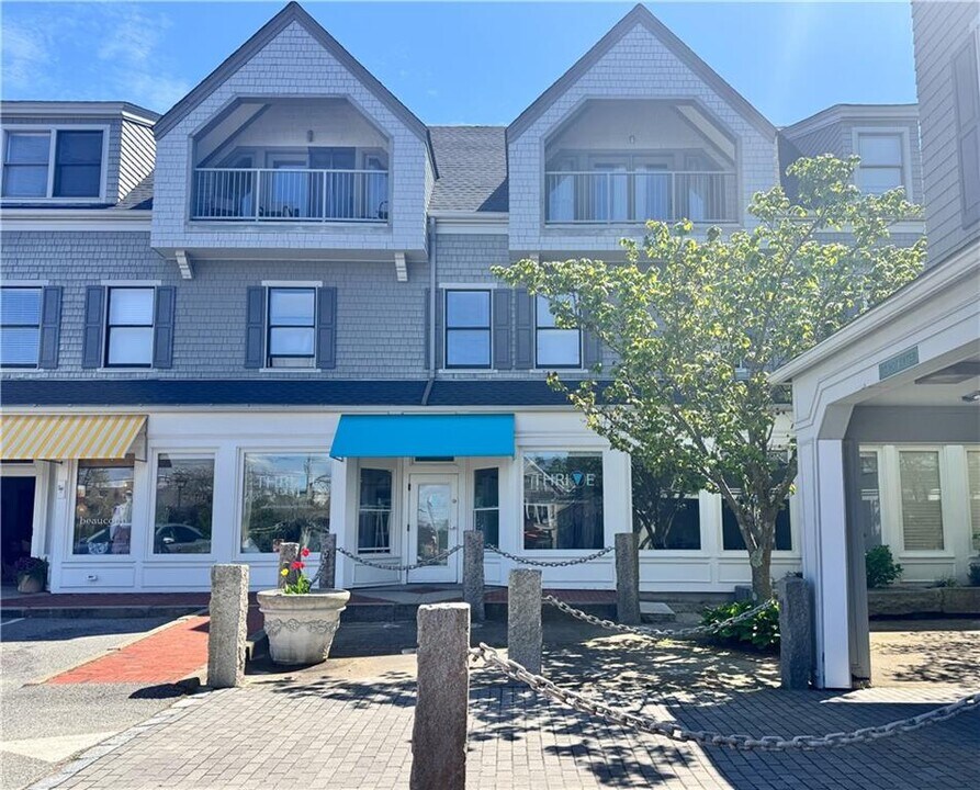 580 Thames St in Newport, RI - Building Photo