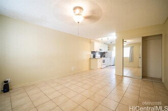68-121-121 Au St in Waialua, HI - Building Photo - Building Photo