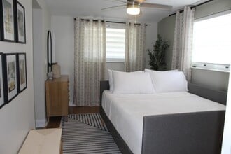 5893 Williamson Rd in Jupiter, FL - Foto de edificio - Building Photo