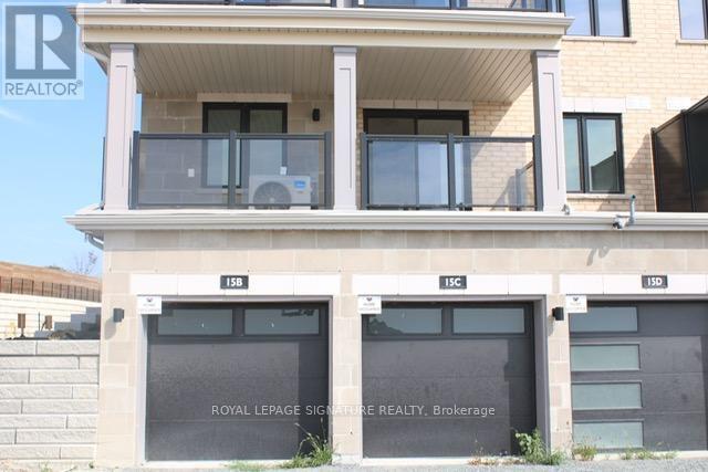 15B Lookout Dr in Clarington, ON - Building Photo