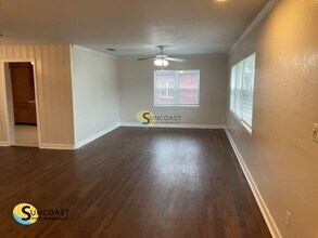 1438 Magnolia Cir W in Jacksonville, FL - Building Photo - Building Photo