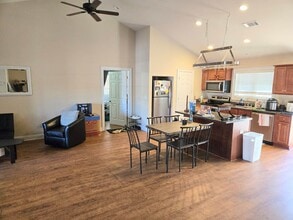 802 W Longleaf Dr in Auburn, AL - Building Photo - Building Photo