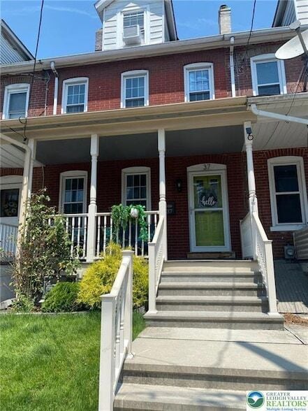 property at 37 E Evergreen St