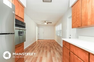 5913 Wolf Rd in Orlando, FL - Foto de edificio - Building Photo