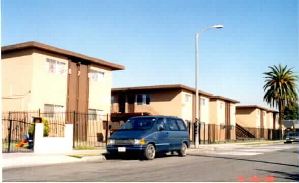 679 40th Pl in Los Angeles, CA - Building Photo - Building Photo