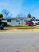 1114 Berkshire Rd in Daytona Beach, FL - Building Photo