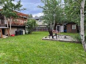 12741 Tanada Loop, Unit 12739 Tanada Loop in Anchorage, AK - Foto de edificio - Building Photo
