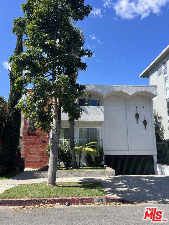 1031 Laurel Ave in West Hollywood, CA - Building Photo