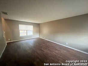 7306 Red Deer Pass in San Antonio, TX - Building Photo - Building Photo