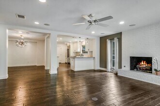 306 Briarwood Trail in Austin, TX - Building Photo - Building Photo
