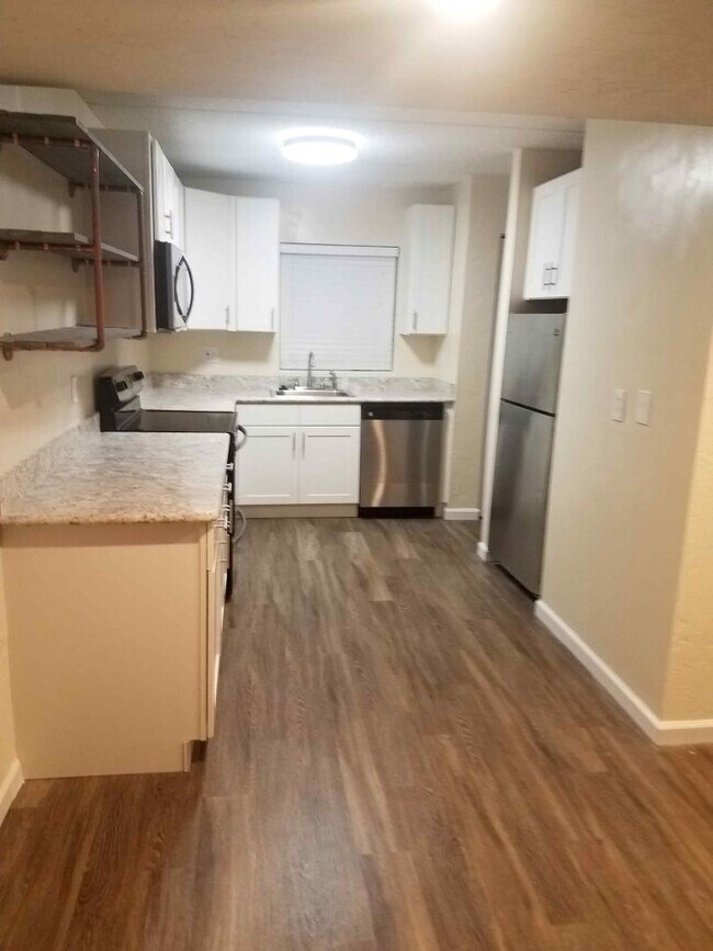 property at 416 N Grandview Ave