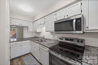 704 Heritage Pkwy in Fort Mill, SC - Building Photo - Building Photo