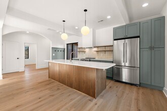 2245 SE Brooklyn St, Unit 2245 in Portland, OR - Building Photo - Building Photo