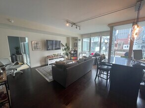 659 W Randolph St in Chicago, IL - Building Photo - Building Photo