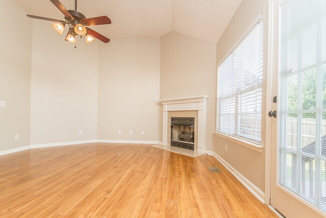 277 Iris Dr in Hendersonville, TN - Building Photo - Building Photo