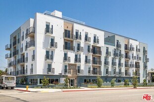 2600 S Sepulveda Blvd in Los Angeles, CA - Building Photo