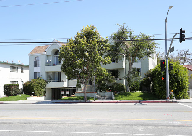 4470 S Centinela Ave in Los Angeles, CA - Building Photo - Building Photo