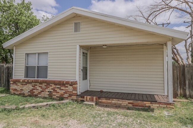2103 Kewanee Ave