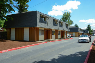 Catalina Apartments in Salem, OR - Building Photo - Building Photo