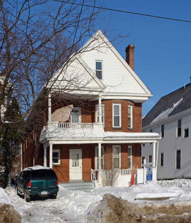 1379 Union St in Schenectady, NY - Building Photo - Building Photo