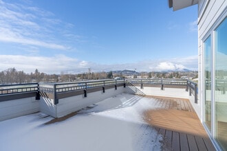 Modern Studio, One-, and Two-Bedroom in Sedro Woolley, WA - Foto de edificio - Building Photo