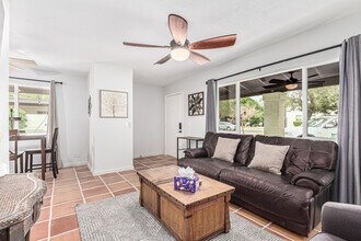 117 W 10th St, Unit 10th and Ash condo 117 in Tempe, AZ - Building Photo - Building Photo