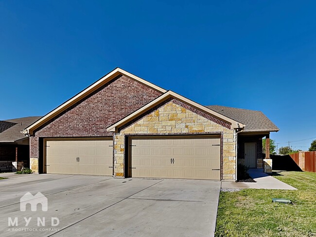 700 Rolling Terrace Cir in Granbury, TX - Building Photo - Building Photo