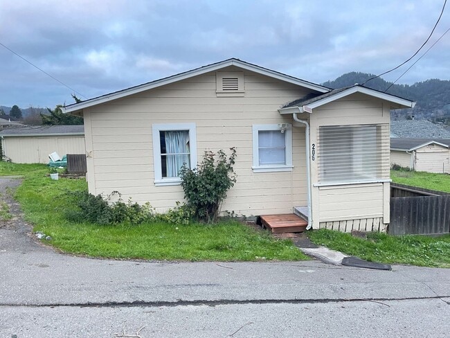 property at 206 Ash St