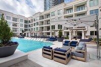 Alexan River Oaks photo'