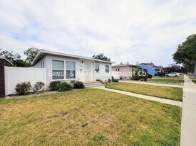 3102 Ocana Ave in Long Beach, CA - Building Photo