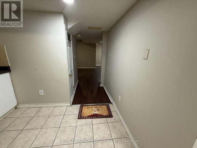 106 Marydale Ave in Markham, ON - Building Photo - Building Photo