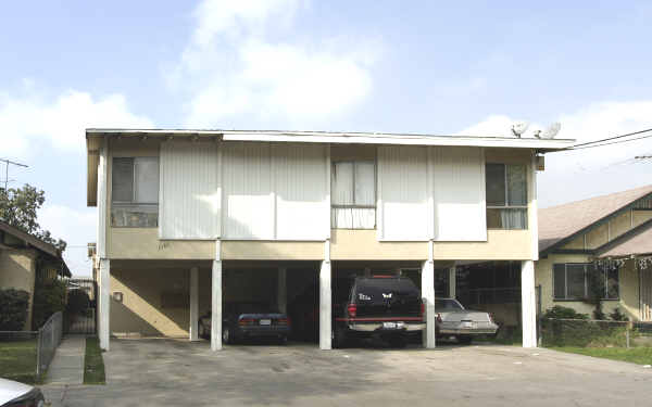 1085 Walnut Ave in Long Beach, CA - Building Photo - Building Photo