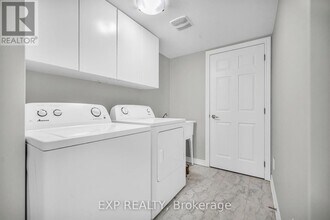 158 Sunshine Crescent in Ottawa, ON - Building Photo - Building Photo