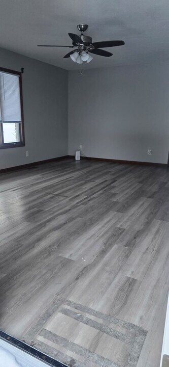 31465 Burt St in Chenoa, IL - Building Photo