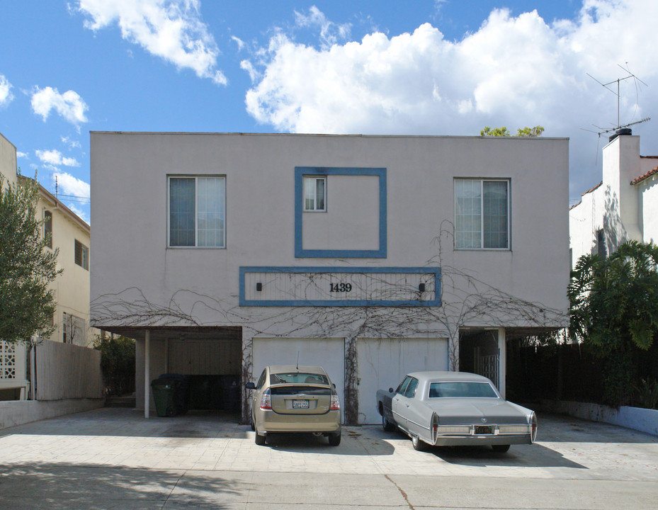 1439 Rexford Dr in Los Angeles, CA - Building Photo